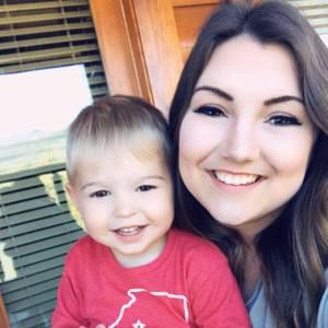 Meet your Posher, Caitlin